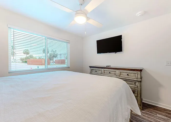 Coastal With Open Layout Nautical Theme Smart Tvs Access & Ac *