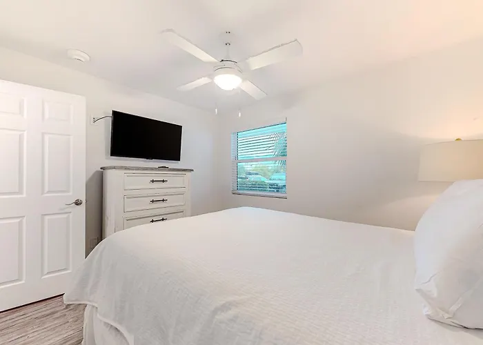 Coastal With Open Layout Nautical Theme Smart Tvs Access & Ac * Gulf Shores