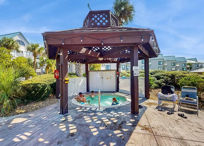 Coastal With Open Layout Nautical Theme Smart Tvs Access & Ac Holiday home